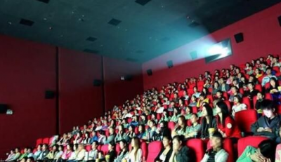 双流育才外国语实验中学包场观影教育片